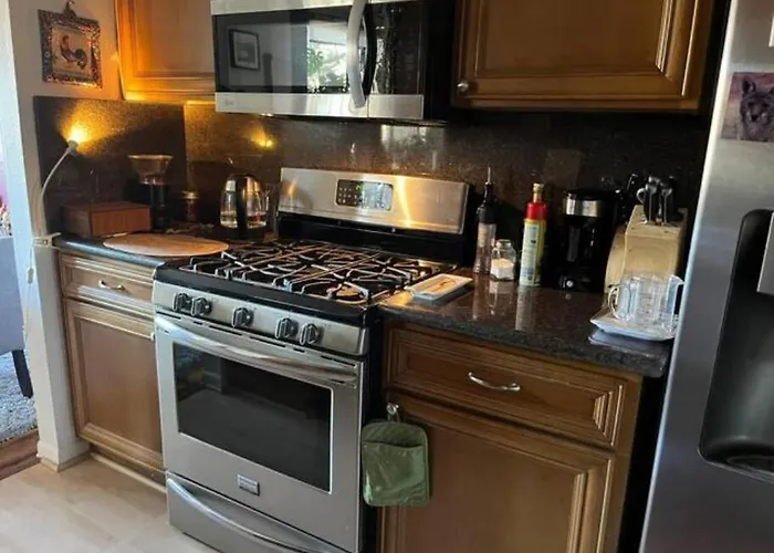Spacious 2 Bedrooms. Prime Location