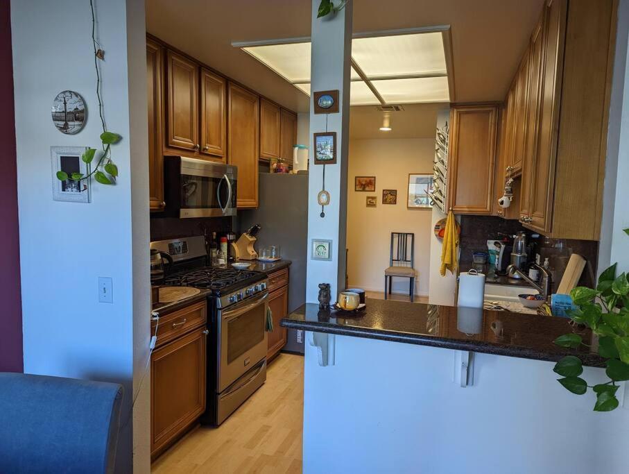 Spacious 2 Bedrooms. Prime Location Apartment