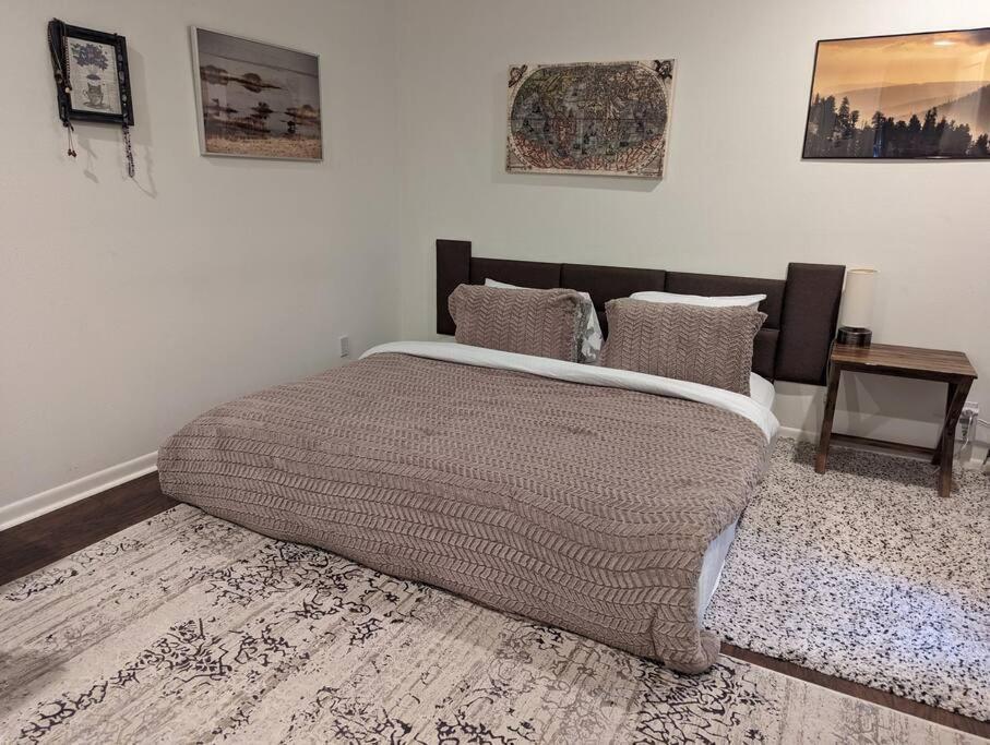 Spacious 2 Bedrooms. Prime Location Apartment *