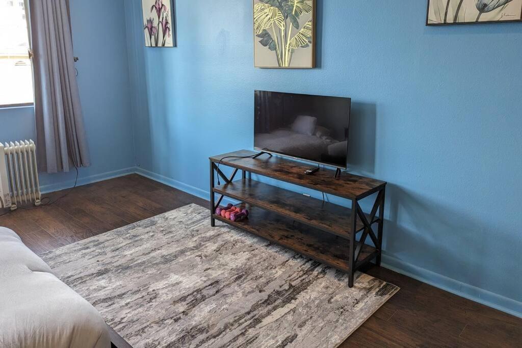 Apartment Spacious 2 Bedrooms. Prime Location *